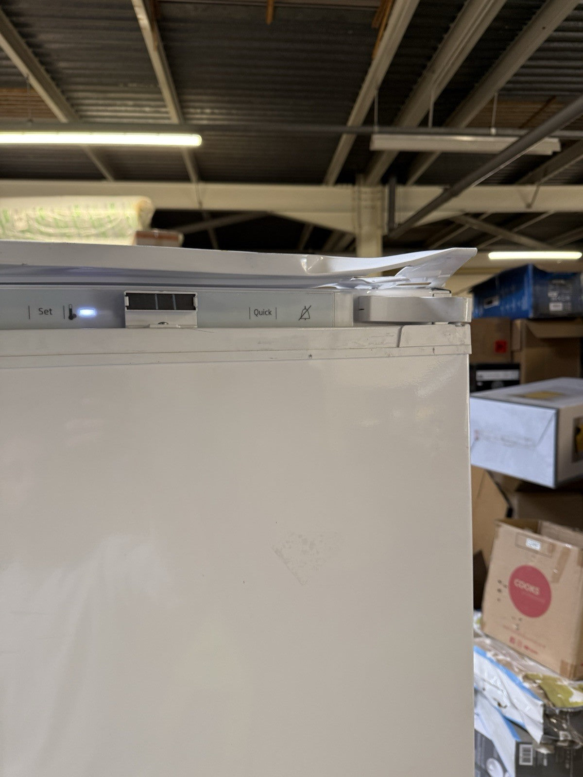 Beko BCFD4V73 60:40 Integrated Frost Free Fridge Freezer RRP £449