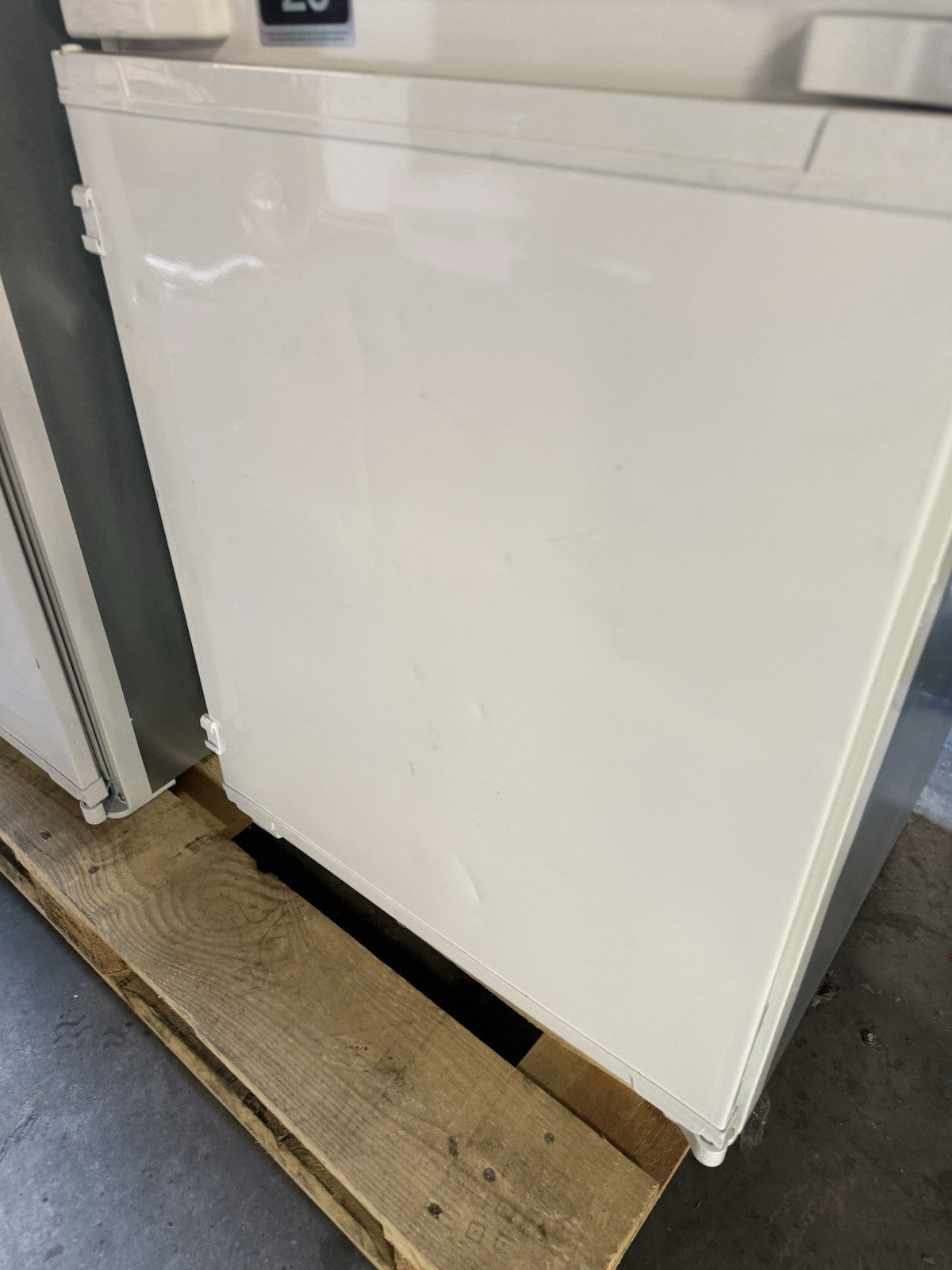 Beko BCFD4V73 60:40 Integrated Frost Free Fridge Freezer RRP £449