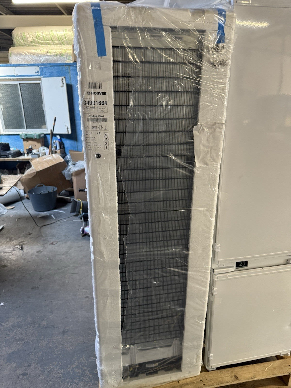 HOOVER HFTNF5518EW Integrated 70/30 Fridge Freezer - Sliding Hinge (Damaged)