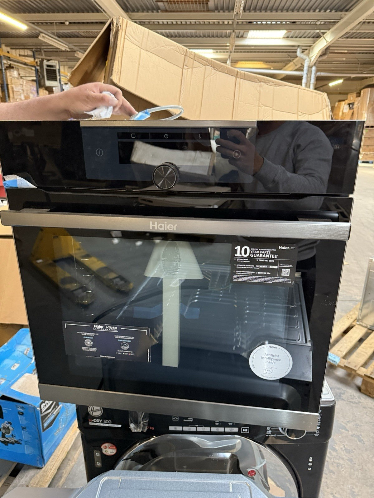 Haier Series 4 HWO60SM5F8BH Built-in Pyrolytic Single Pyrolytic Oven RRP £539