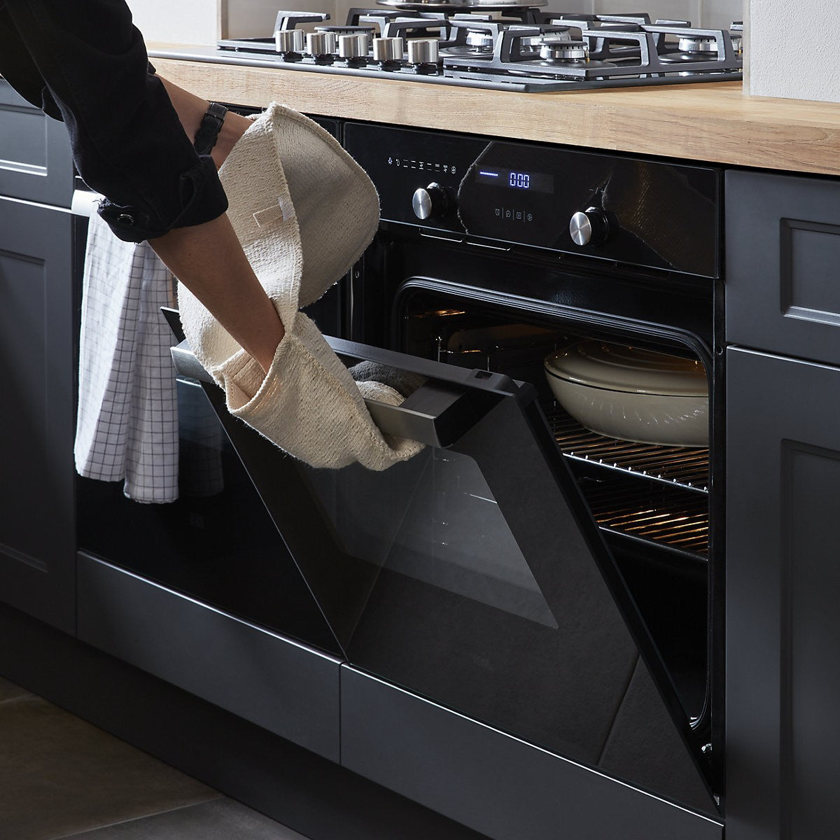 Cooke & Lewis CLMFBLa Built-in Single Multi-function Electric Oven - Black